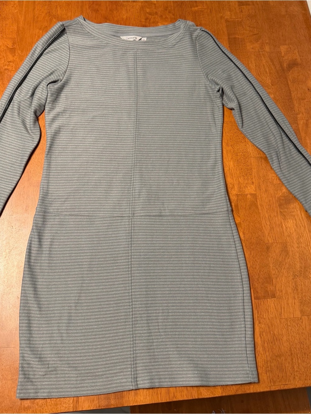 Athleta Heathered Light Gray Long-Sleeve Ribbed Dress